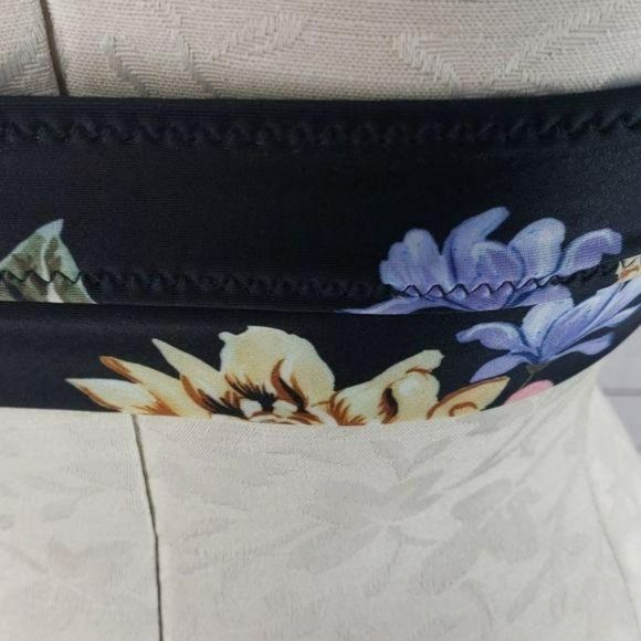 Kona Sol‎ Black Floral Halter Bikini Top - Picture 5 of 7